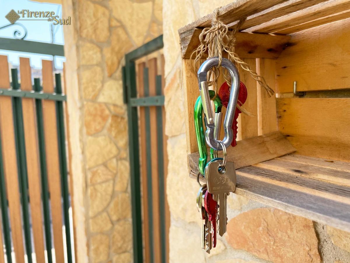 مبيت وإفطار ليتشي La Firenze Del Sud المظهر الخارجي الصورة