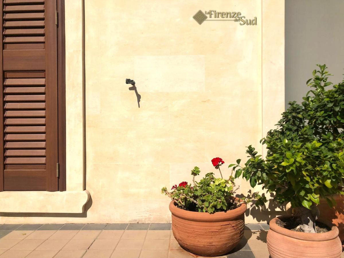 مبيت وإفطار ليتشي La Firenze Del Sud المظهر الخارجي الصورة